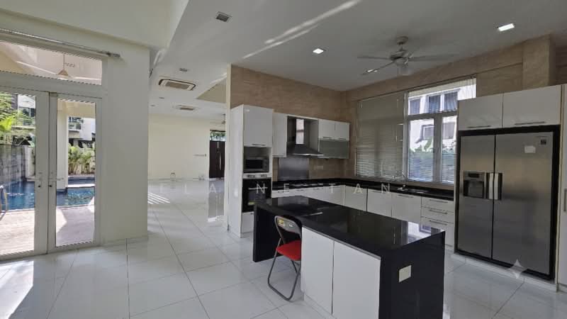 Merryn Road Bungalow with Pool, Merryn Road, 6 Bedrooms, 5,500 sqft, Bungalow House For Rent, by Elaine Tan, 500214483 - Kitchen - PropertyGuru.com.sg