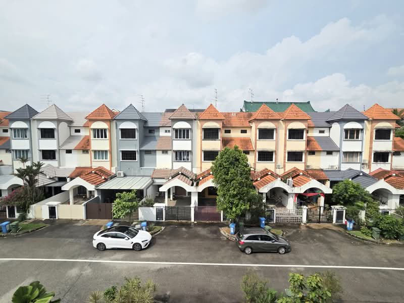 Corner Terrace Paya Lebar Walk, Paya Lebar Walk, 4 Bedrooms, 2,500 sqft, Corner Terrace For Sale, by Cheryl Tan, 500214490 - Exterior - PropertyGuru.com.sg