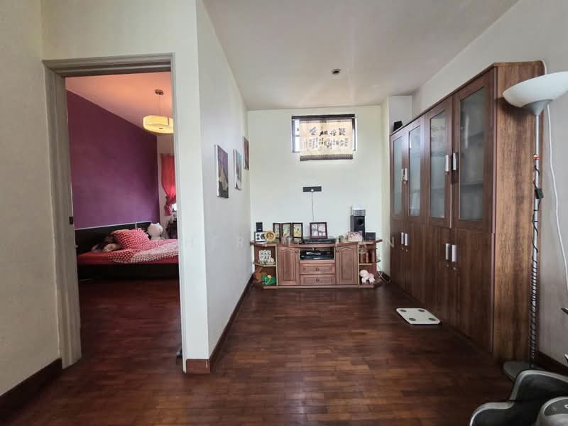 Corner Terrace Paya Lebar Walk, Paya Lebar Walk, 4 Bedrooms, 2,500 sqft, Corner Terrace For Sale, by Cheryl Tan, 500214490 - Bedroom - PropertyGuru.com.sg