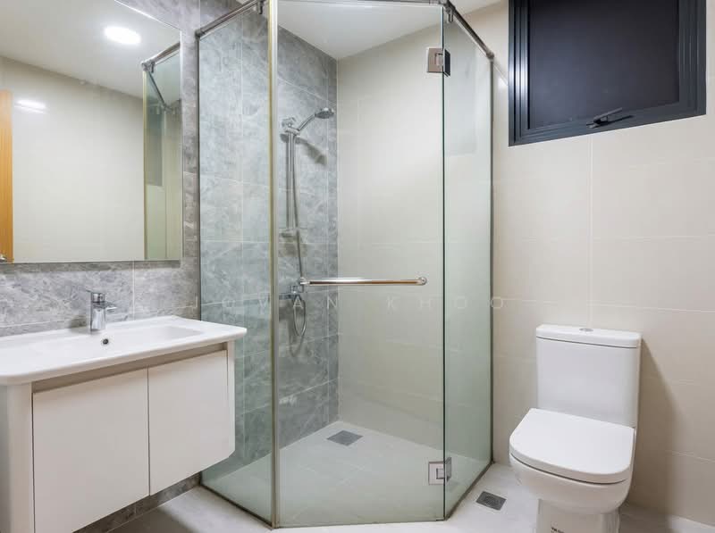 La Fiesta, 50 Sengkang Square, 3 Bedrooms, 1,119 sqft, Condominium For Rent, by Jovan Khoo, 500214491 - Bathroom - PropertyGuru.com.sg