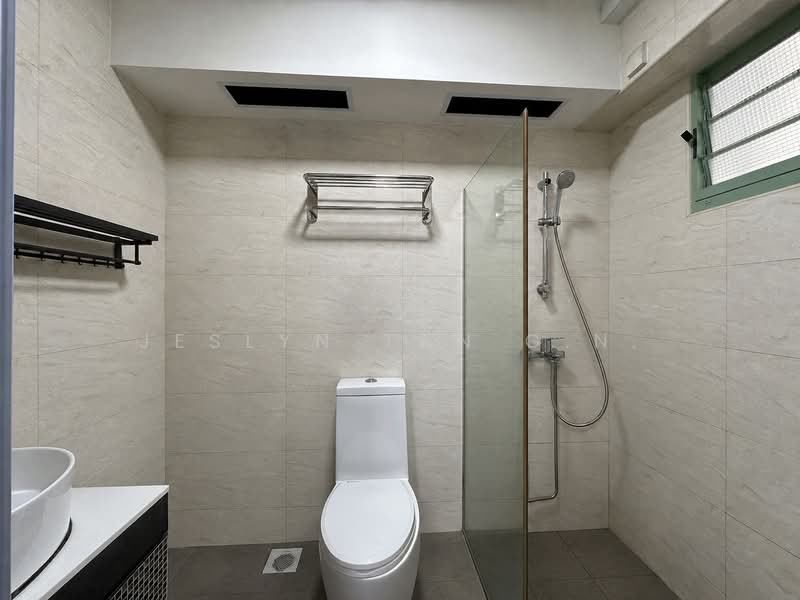 642B Punggol Drive, 642B Punggol Drive, 3 Bedrooms, 969 sqft, HDB Flat For Sale, by Jeslyn Tan G.N., 500214493 - Bathroom - PropertyGuru.com.sg
