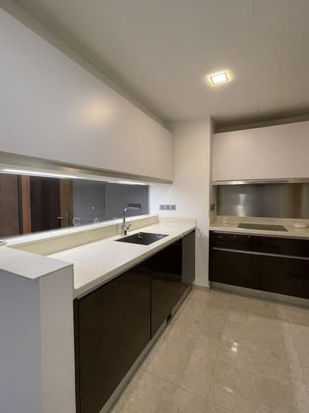 Marina Bay Suites, 3 Central Boulevard, 4 Bedrooms, 2,045 sqft, Apartment For Sale, by Catherine Lia Degawidjaja, 500214499 - Kitchen - PropertyGuru.com.sg