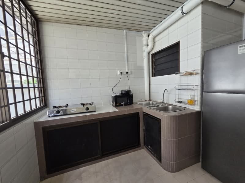 East Coast Road @ Marine Parade mrt, East Coast Road near many amenities, eateries, Room Rental, 85 sqft, Terraced House For Rent, by Elaine Tay, 500214527 - Kitchen - PropertyGuru.com.sg