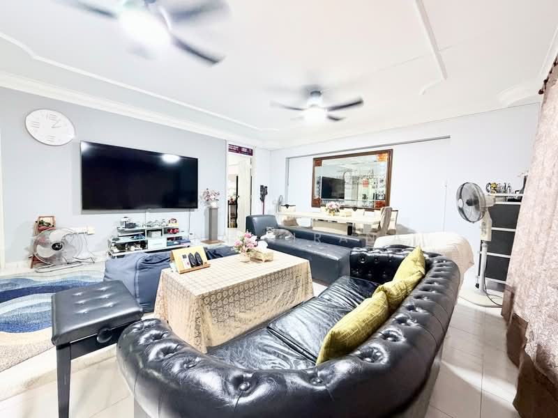 227 Simei Street 4, 227 Simei Street 4, 3 Bedrooms, 1,119 sqft, HDB Flat For Sale, by Nona Kirana, 500214553 - Living Room - PropertyGuru.com.sg