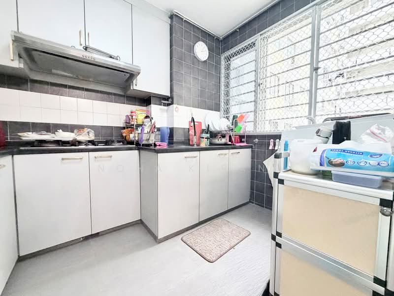 227 Simei Street 4, 227 Simei Street 4, 3 Bedrooms, 1,119 sqft, HDB Flat For Sale, by Nona Kirana, 500214553 - Kitchen - PropertyGuru.com.sg
