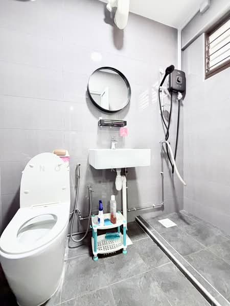 227 Simei Street 4, 227 Simei Street 4, 3 Bedrooms, 1,119 sqft, HDB Flat For Sale, by Nona Kirana, 500214553 - Bathroom - PropertyGuru.com.sg