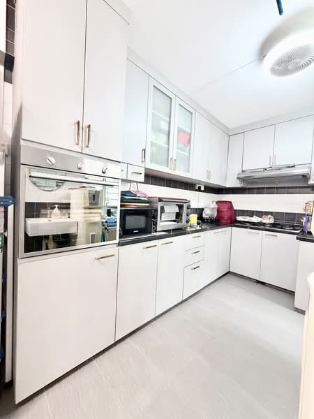 227 Simei Street 4, 227 Simei Street 4, 3 Bedrooms, 1,119 sqft, HDB Flat For Sale, by Nona Kirana, 500214553 - Kitchen - PropertyGuru.com.sg