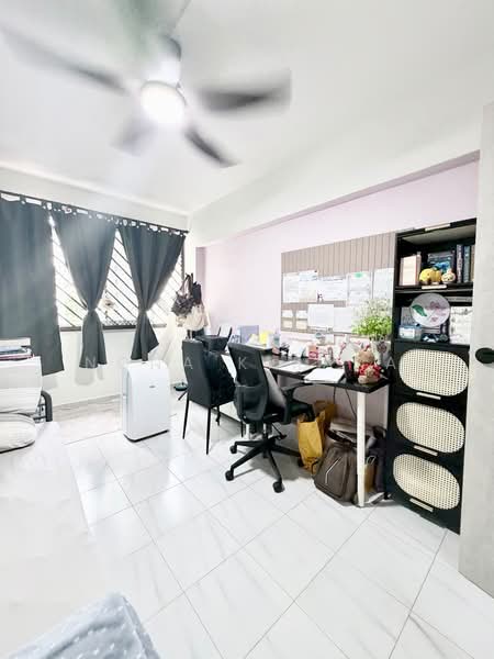 227 Simei Street 4, 227 Simei Street 4, 3 Bedrooms, 1,119 sqft, HDB Flat For Sale, by Nona Kirana, 500214553 - Study - PropertyGuru.com.sg