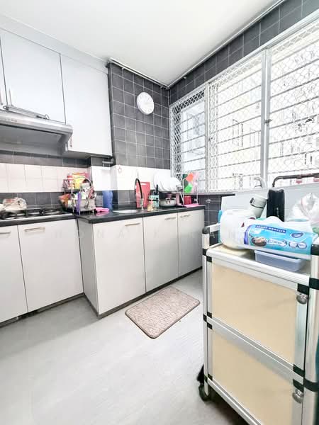227 Simei Street 4, 227 Simei Street 4, 3 Bedrooms, 1,119 sqft, HDB Flat For Sale, by Nona Kirana, 500214553 - Kitchen - PropertyGuru.com.sg