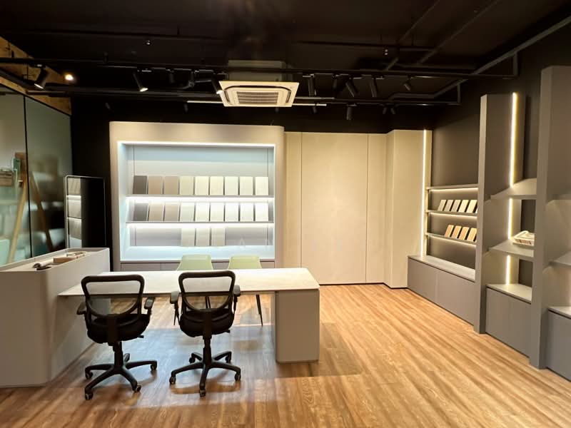 Midview City, 18 Sin Ming Lane, 1,496 sqft, Light Industrial (B1) For Sale, by Alan Lee, 500214561 - Interior - CommercialGuru.com.sg