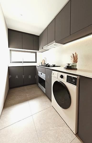 Springleaf Residence, 811 Upper Thomson Road, 5 Bedrooms, 1,453 sqft, Condominium For Sale, by Patricia Lee, 500214563 - Kitchen - PropertyGuru.com.sg