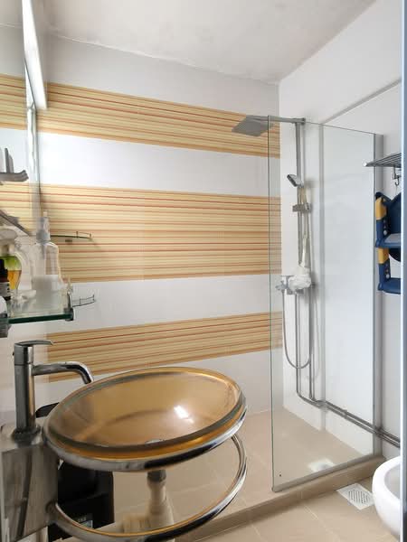 116 Serangoon North Avenue 1, 116 Serangoon North Avenue 1, 3 Bedrooms, 1,302 sqft, HDB Flat For Rent, by Frederick Ivan Tan, 500214564 - Bathroom - PropertyGuru.com.sg
