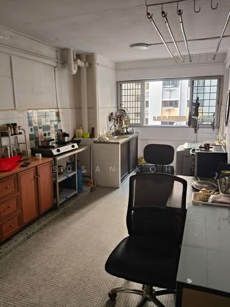 445 Ang Mo Kio Avenue 10, 445 Ang Mo Kio Avenue 10, 2 Bedrooms, 721 sqft, HDB Flat For Rent, by Susan Koh, 500214573 - Kitchen - PropertyGuru.com.sg