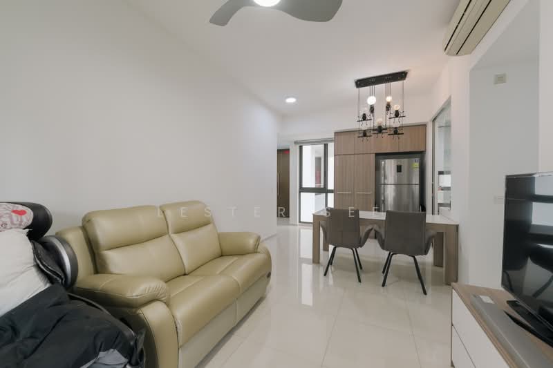 Riverbank at Fernvale, 11 Fernvale Close, 3 Bedrooms, 1,044 sqft, Condominium For Sale, by Lester See, 500214584 - Living Room - PropertyGuru.com.sg