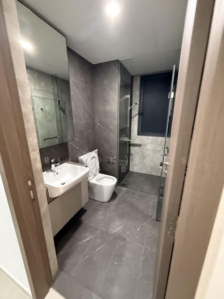 Lumina Grand, Bukit Batok West Ave. 5, 3 Bedrooms, 1,100 sqft, Condominium For Rent, by (Bilson)HaoSheng Bian, 500214594 - Bathroom - PropertyGuru.com.sg