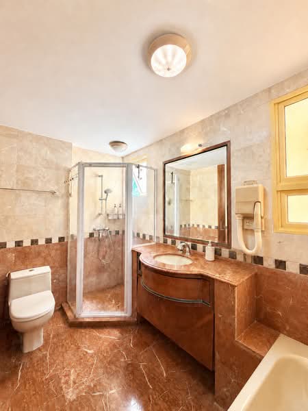 Villa Marina, 21 Jalan Sempadan, 3 Bedrooms, 1,249 sqft, Condominium For Sale, by Katherine Lim, 500214604 - Bathroom - PropertyGuru.com.sg