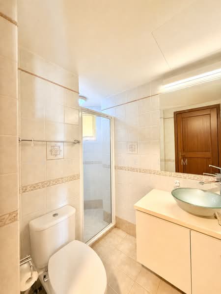 Villa Marina, 21 Jalan Sempadan, 3 Bedrooms, 1,249 sqft, Condominium For Sale, by Katherine Lim, 500214604 - Bathroom - PropertyGuru.com.sg
