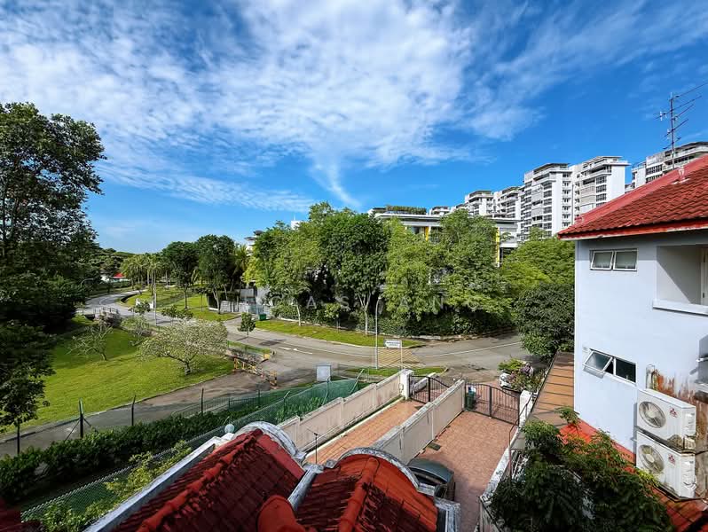 6-Bedroom Corner Semi-D | ~3,063 sqft Land | 5-Car Porch | Pasir Ris D18, , 6 Bedrooms, 4,320 sqft, Semi-Detached House For Sale, by Lucas Ang, 500214609 - Exterior - PropertyGuru.com.sg