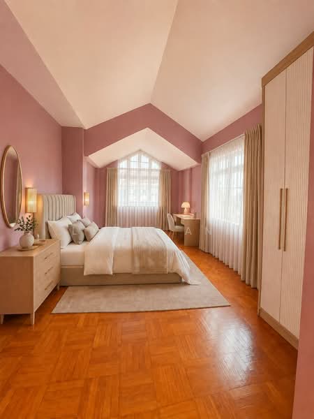 6-Bedroom Corner Semi-D | ~3,063 sqft Land | 5-Car Porch | Pasir Ris D18, Pasir Ris / Tampines, 6 Bedrooms, 4,320 sqft, Semi-Detached House For Sale, by Lucas Ang, 500214609 - Bedroom - PropertyGuru.com.sg