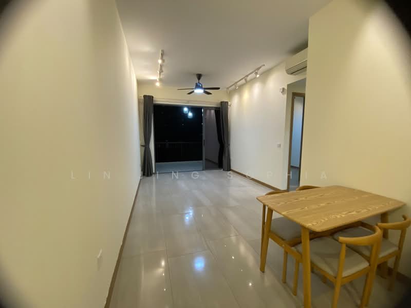 Lakeville, 11 Jurong Lake Link, 3 Bedrooms, 969 sqft, Condominium For Sale, by Lin Jing Sophia, 500214629 - Living Room - PropertyGuru.com.sg