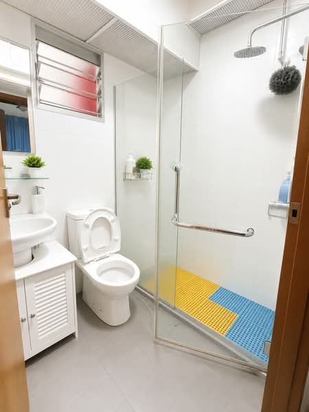 463B Sembawang Drive, 463B Sembawang Drive, 3 Bedrooms, 990 sqft, HDB Flat For Sale, by Alan Lim, 500214645 - Bathroom - PropertyGuru.com.sg