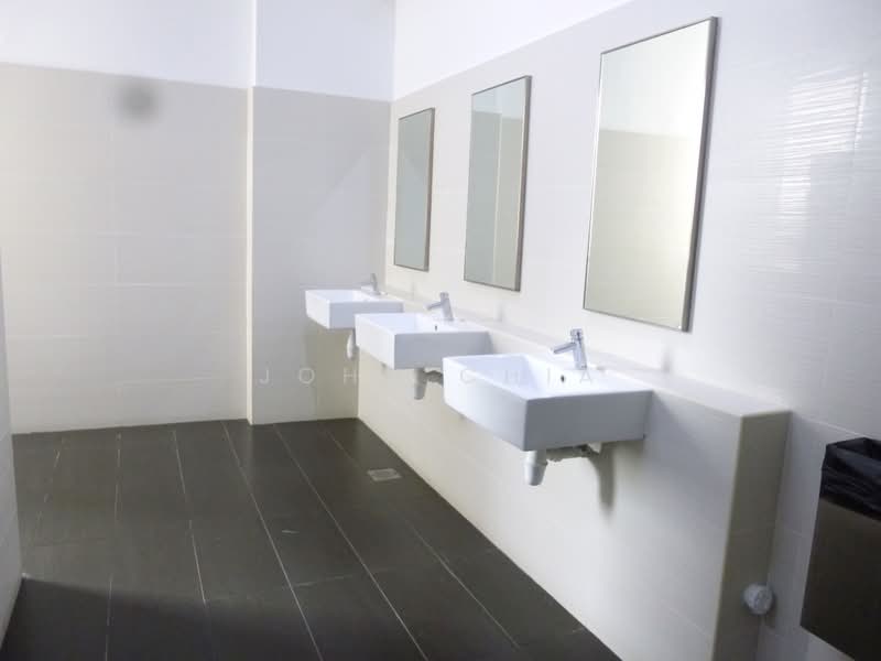 Tong Lee Building, 35 Kallang Pudding Road, 1,038 sqft, Light Industrial (B1) For Rent, by John Chia, 500214647 - Bathroom - CommercialGuru.com.sg