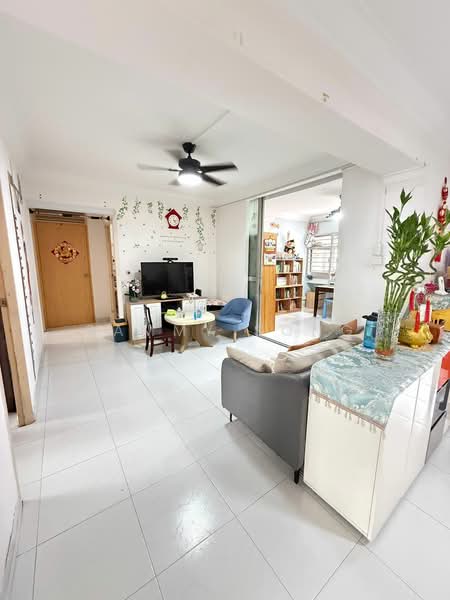 748 Pasir Ris Street 71, 748 Pasir Ris Street 71, 4 Bedrooms, 1,367 sqft, HDB Flat For Sale, by Sammy Song, 500214653 - Living Room - PropertyGuru.com.sg