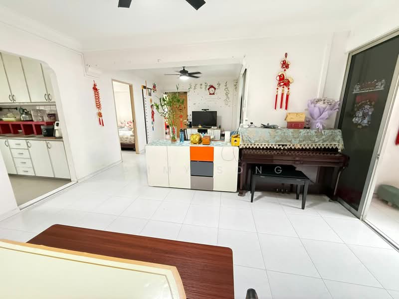 748 Pasir Ris Street 71, 748 Pasir Ris Street 71, 4 Bedrooms, 1,367 sqft, HDB Flat For Sale, by Sammy Song, 500214653 - Living Room - PropertyGuru.com.sg