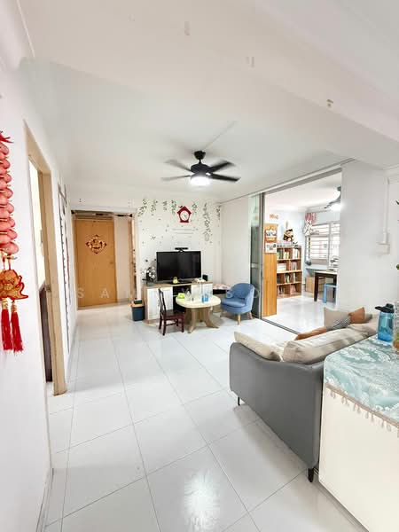 748 Pasir Ris Street 71, 748 Pasir Ris Street 71, 4 Bedrooms, 1,367 sqft, HDB Flat For Sale, by Sammy Song, 500214653 - Living Room - PropertyGuru.com.sg
