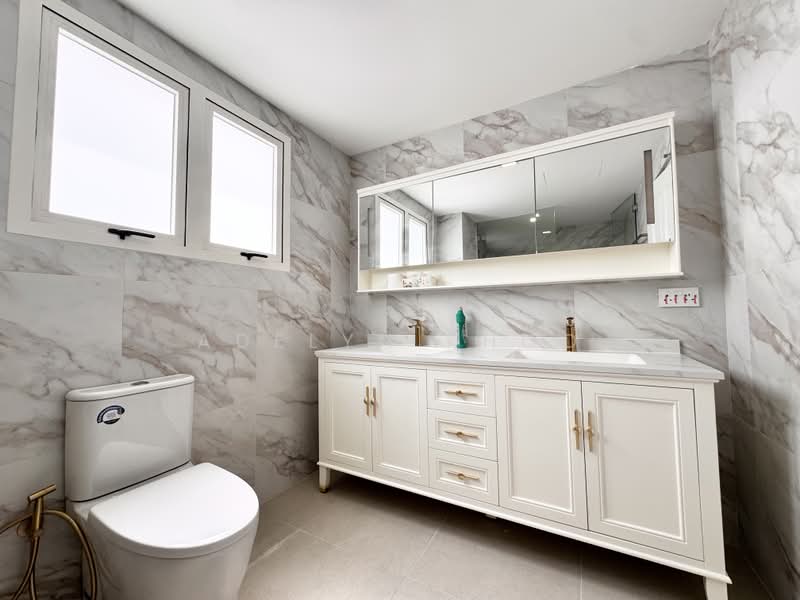 ☎️ADELYN 9325❤️❤️9988 ⭐️✨NEWLY RENOVATED ✨⭐️NEWTON/ NOVENA/CHANCERY/BUCKLEY ✨⭐️, , 5 Bedrooms, 4,300 sqft, Semi-Detached House For Rent, by Adelyn Khoo, 500214668 - Bathroom - PropertyGuru.com.sg