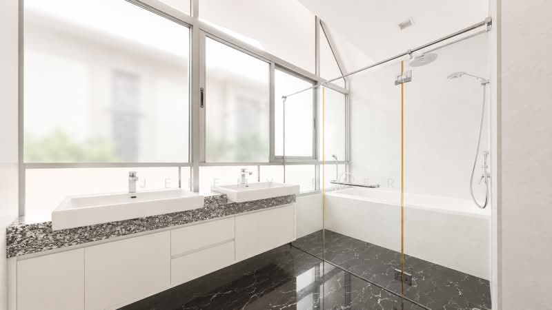 Serangoon Garden Estate, Bridport, Cowdray, Huddington Ave, Kingswear Ave, Hemsley Ave, 4 Bedrooms, 4,200 sqft, Corner Terrace For Rent, by Jeremy Pher, 500214675 - Master Bathroom - PropertyGuru.com.sg