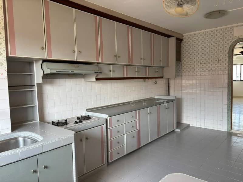 119 Ang Mo Kio ave 3, Ang Mo Kio Avenue 3, 2 Bedrooms, 721 sqft, HDB Flat For Sale, by April Chia, 500214682 - Kitchen - PropertyGuru.com.sg