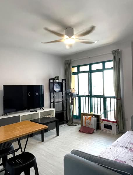 15 Farrer Park Road, 15 Farrer Park Road, 2 Bedrooms, 667 sqft, HDB Flat For Rent, by Kamal Deep Bodi, 500214683 - Living Room - PropertyGuru.com.sg
