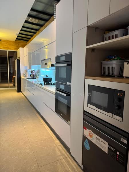 Unblocked greenery, 6800 sqft, corner landed, park many cars, Kerong walk , Kerong lane, 8 Bedrooms, 6,800 sqft, Corner Terrace For Sale, by Lee Yong, 500214688 - Kitchen - PropertyGuru.com.sg