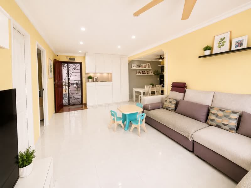 568 Pasir Ris Street 51, 568 Pasir Ris Street 51, 4 Bedrooms, 1,324 sqft, HDB Flat For Sale, by John Lee, 500214696 - Living Room - PropertyGuru.com.sg