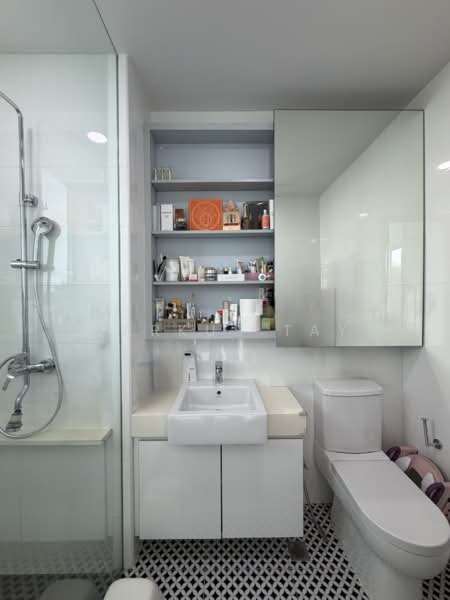 Roots @ Transit, 9 Transit Road, 3 Bedrooms, 1,326 sqft, Apartment For Sale, by Markus Tay, 500214709 - Bathroom - PropertyGuru.com.sg