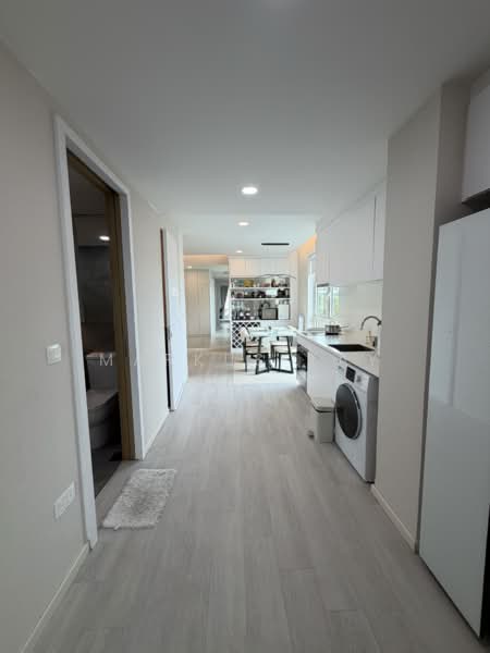 Roots @ Transit, 9 Transit Road, 3 Bedrooms, 1,326 sqft, Apartment For Sale, by Markus Tay, 500214709 - Hallway - PropertyGuru.com.sg