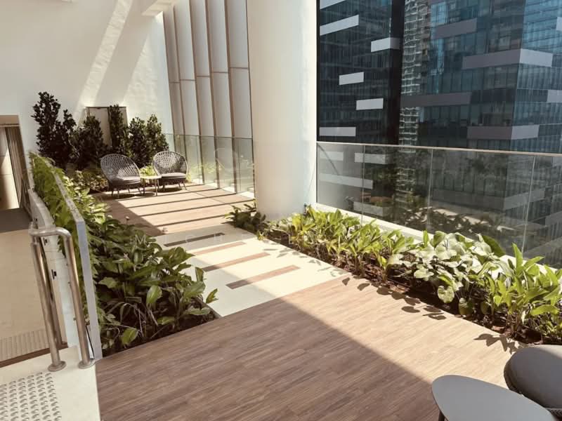 One Shenton, 1 Shenton Way, 3 Bedrooms, 1,604 sqft, Condominium For Rent, by Michelle Lee, 500214719 - Balcony - PropertyGuru.com.sg