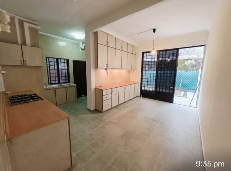 Sembawang Springs Estate, Jalan Salang, 3 Bedrooms, 2,669 sqft, Semi-Detached House For Rent, by S. Devi, 500214725 - Kitchen - PropertyGuru.com.sg