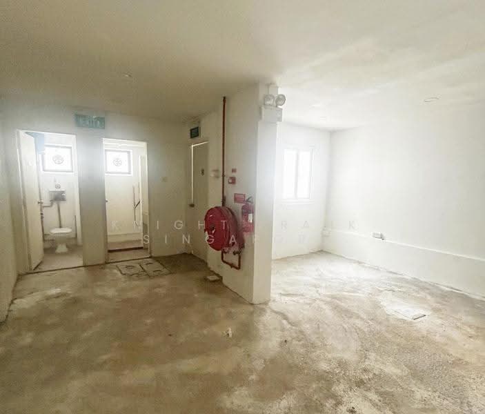 The Rail Mall, 380 Upper Bukit Timah Road, Dairy Farm / Bukit Panjang / Choa Chu Kang, 1,141 sqft, Other Retail For Rent, by IVY GOH, 500214736 - Bathroom - CommercialGuru.com.sg