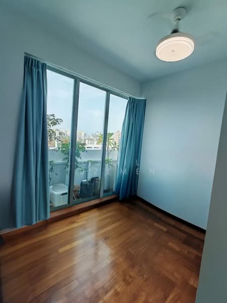 Tanamera Crest, 6 Pari Dedap Walk, 4 Bedrooms, 2,013 sqft, Condominium For Rent, by Cyril Tuzemen, 500214737 - Balcony - PropertyGuru.com.sg