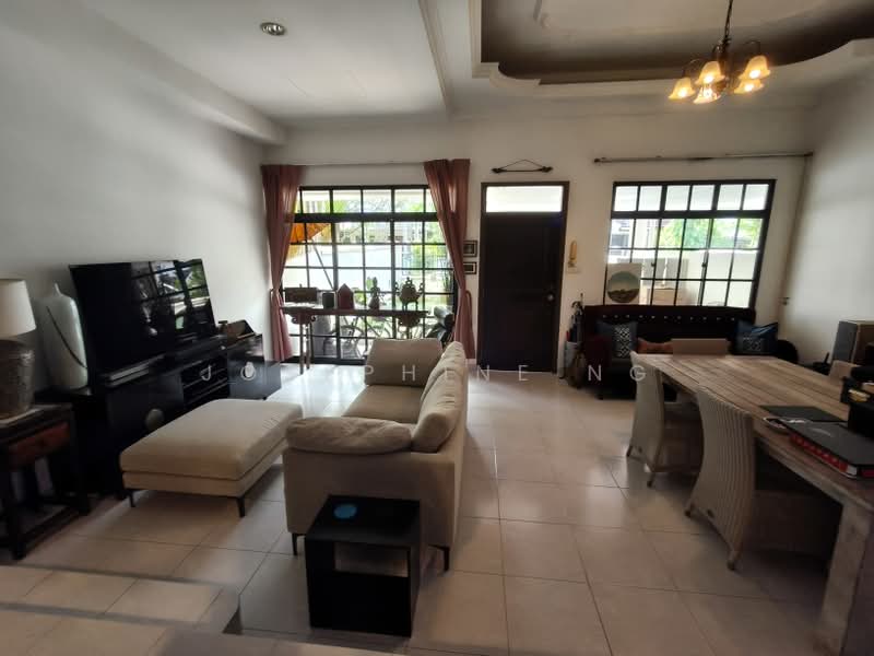 Garlick Ville, Sixth Crescent, 5 Bedrooms, 2,700 sqft, Terraced House For Rent, by Josephine Ng, 500214772 - Living Room - PropertyGuru.com.sg