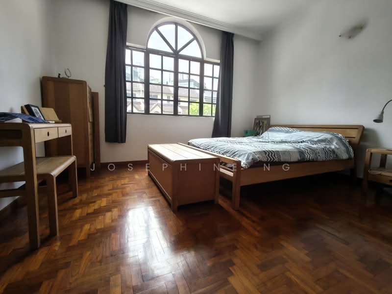 Garlick Ville, Sixth Crescent, 5 Bedrooms, 2,700 sqft, Terraced House For Rent, by Josephine Ng, 500214772 - Bedroom - PropertyGuru.com.sg