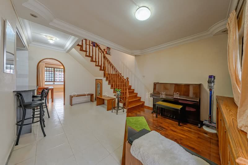 759 Choa Chu Kang North 5, 759 Choa Chu Kang North 5, 4 Bedrooms, 1,572 sqft, HDB Flat For Sale, by Joy Shi 施谨婉, 500214779 - Living Room - PropertyGuru.com.sg