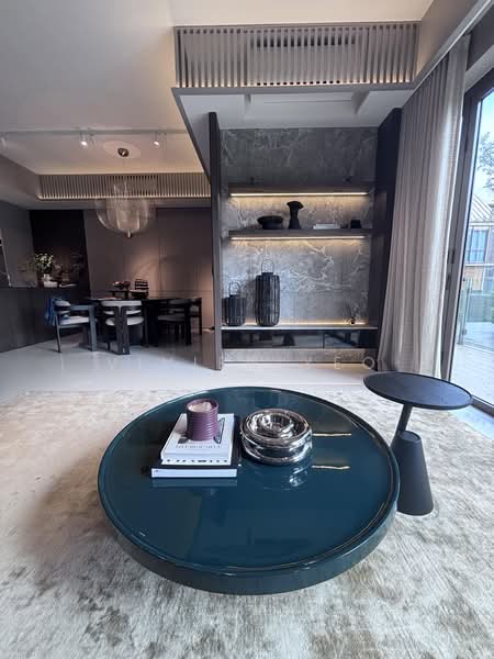 Parksuites, 18 Holland Grove Road, 4 Bedrooms, 3,068 sqft, Condominium For Sale, by Vivien Yeo, 500214786 - Living Room - PropertyGuru.com.sg