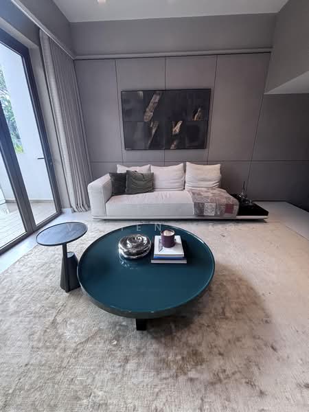 Parksuites, 18 Holland Grove Road, 4 Bedrooms, 3,068 sqft, Condominium For Sale, by Vivien Yeo, 500214786 - Living Room - PropertyGuru.com.sg