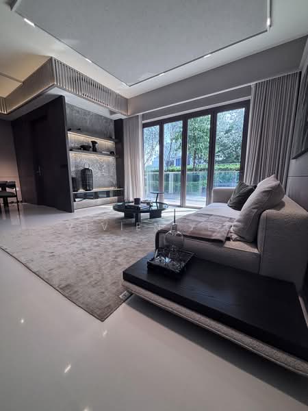 Parksuites, 18 Holland Grove Road, 4 Bedrooms, 3,068 sqft, Condominium For Sale, by Vivien Yeo, 500214786 - Living Room - PropertyGuru.com.sg