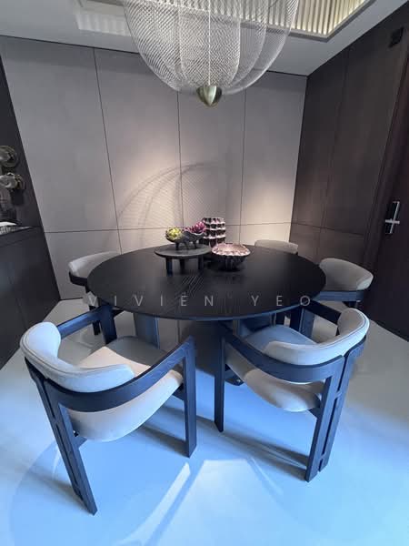 Parksuites, 18 Holland Grove Road, 4 Bedrooms, 3,068 sqft, Condominium For Sale, by Vivien Yeo, 500214786 - Dining Room - PropertyGuru.com.sg