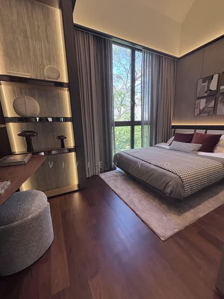 Parksuites, 18 Holland Grove Road, 4 Bedrooms, 3,068 sqft, Condominium For Sale, by Vivien Yeo, 500214786 - Bedroom - PropertyGuru.com.sg