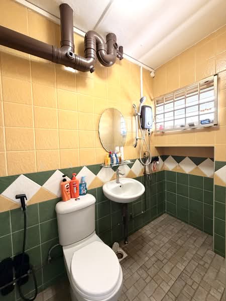 345 Tampines Street 33, 345 Tampines Street 33, 3 Bedrooms, 1,141 sqft, HDB Flat For Sale, by Ryan Danial, 500214793 - Bathroom - PropertyGuru.com.sg